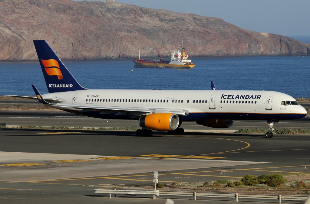 TF-FIP-Icelandair-Boeing-757-200_PlanespottersNet_244718