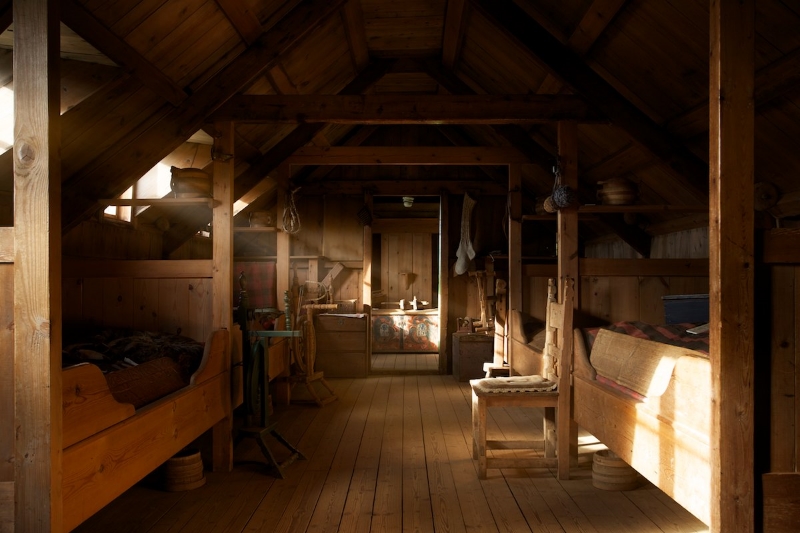 michael-kelley-icelandic-turf-hut-interior