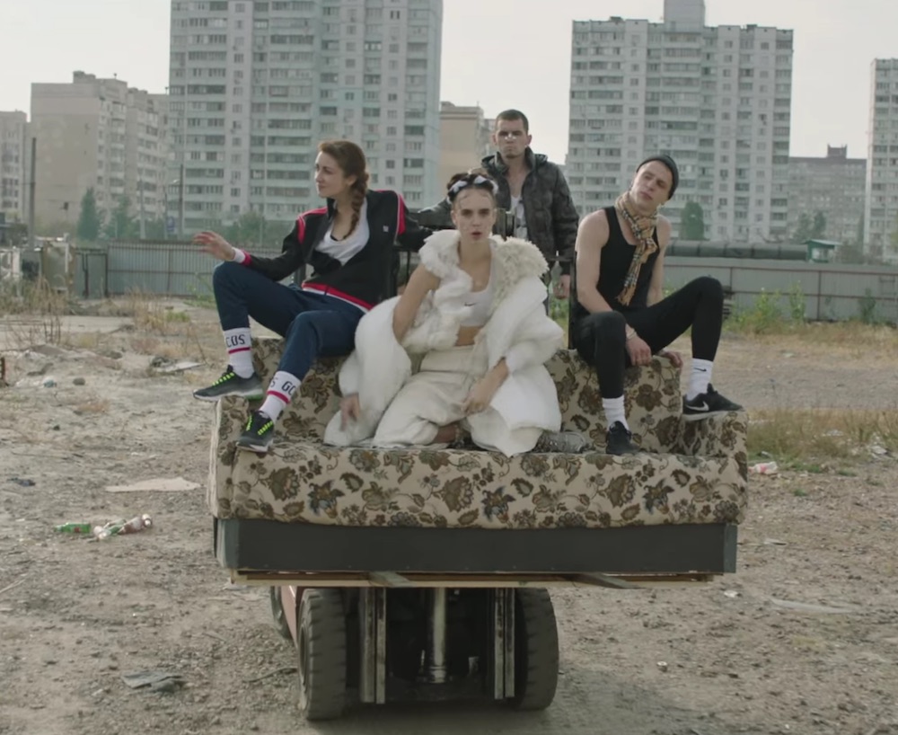 Видеооператор с камерой. Профессиональная видеосъемка. Клип снятый в киеве. Клип снятый в киеве. Клип снятый в киеве.